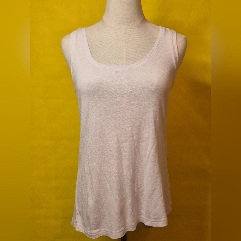 Women's White Sleeveless Top